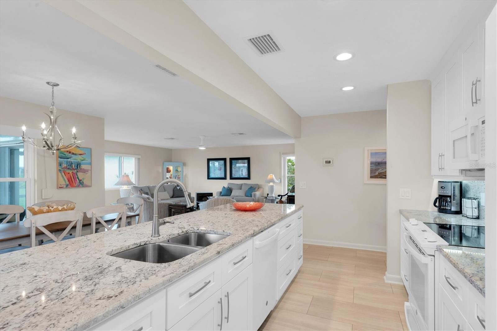 VILLAGE GREEN OF BRADENTON SEC 8 - Residential