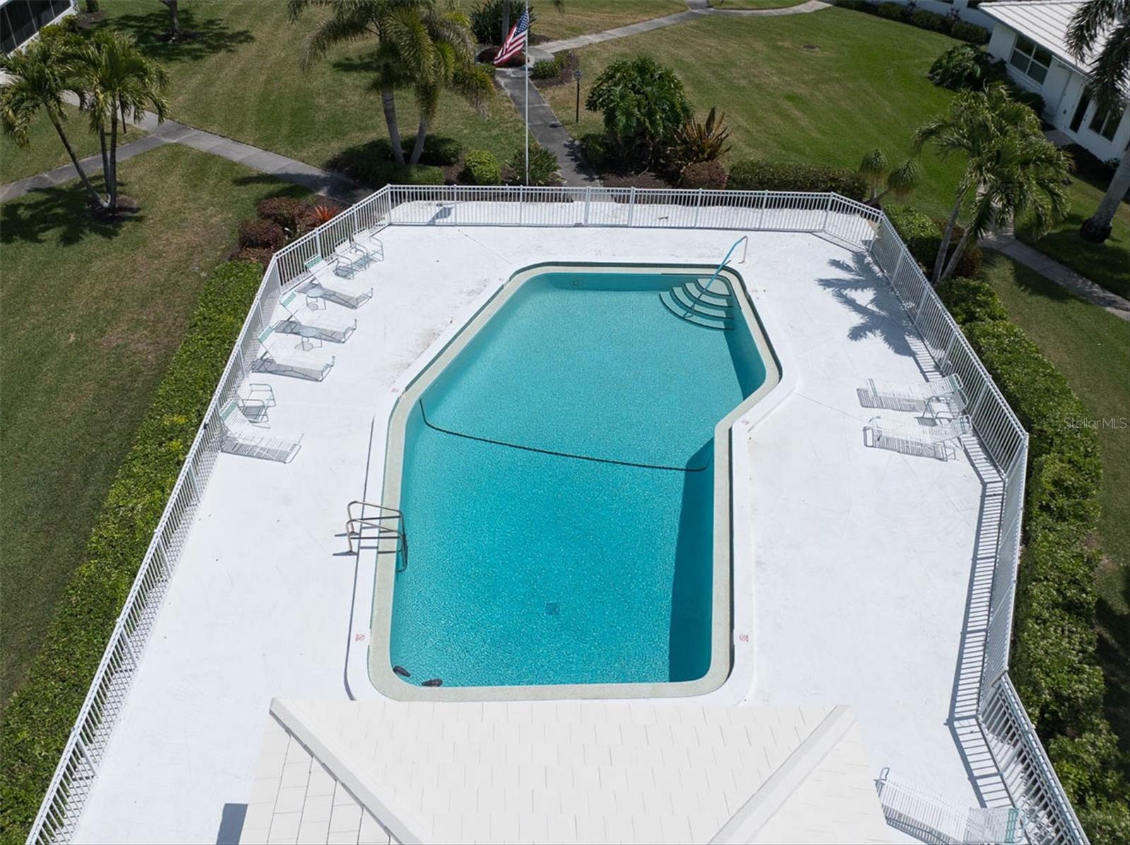 VILLAGE GREEN OF BRADENTON SEC 8 - Residential