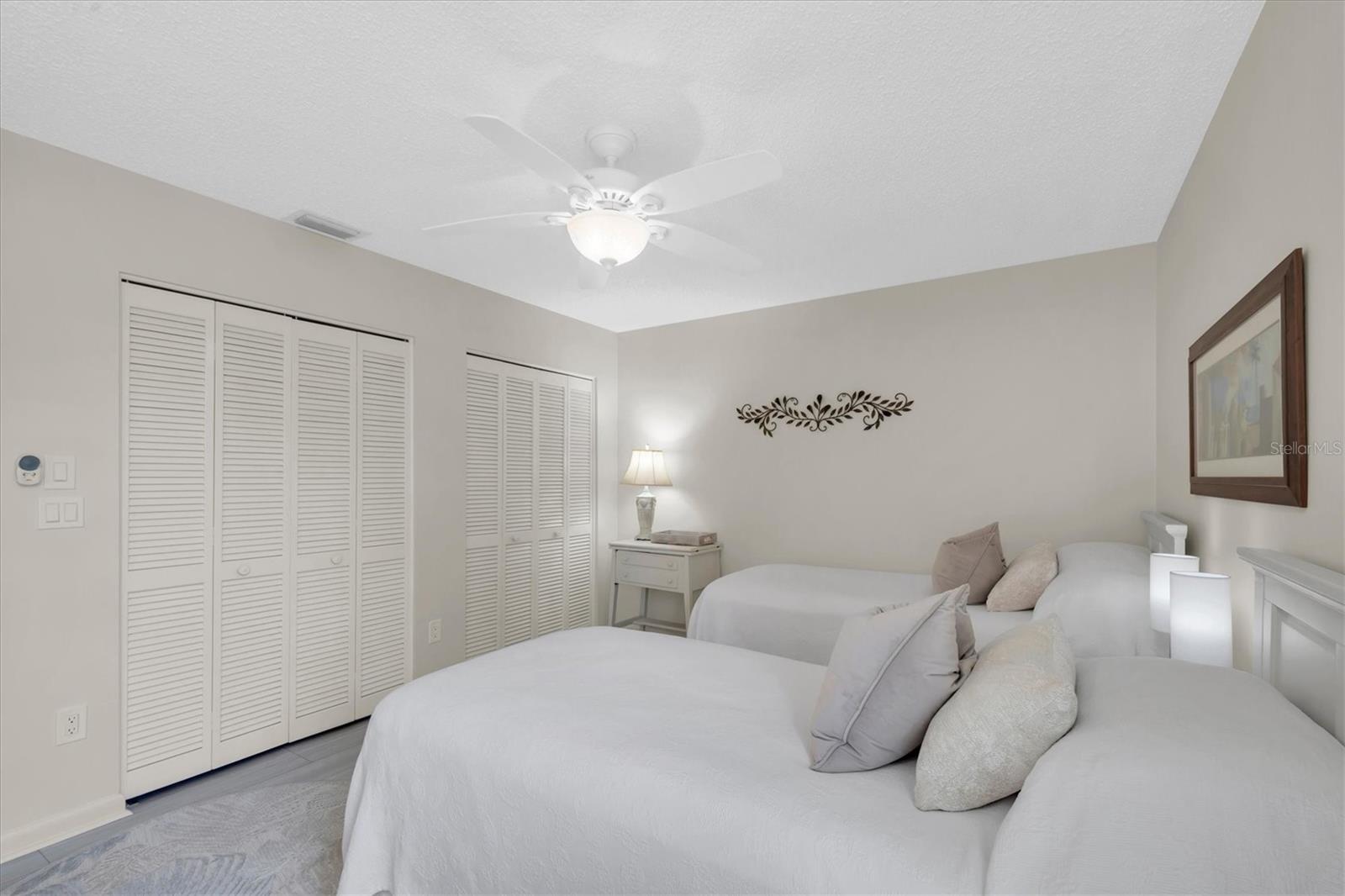 VILLAGE GREEN OF BRADENTON SEC 8 - Residential