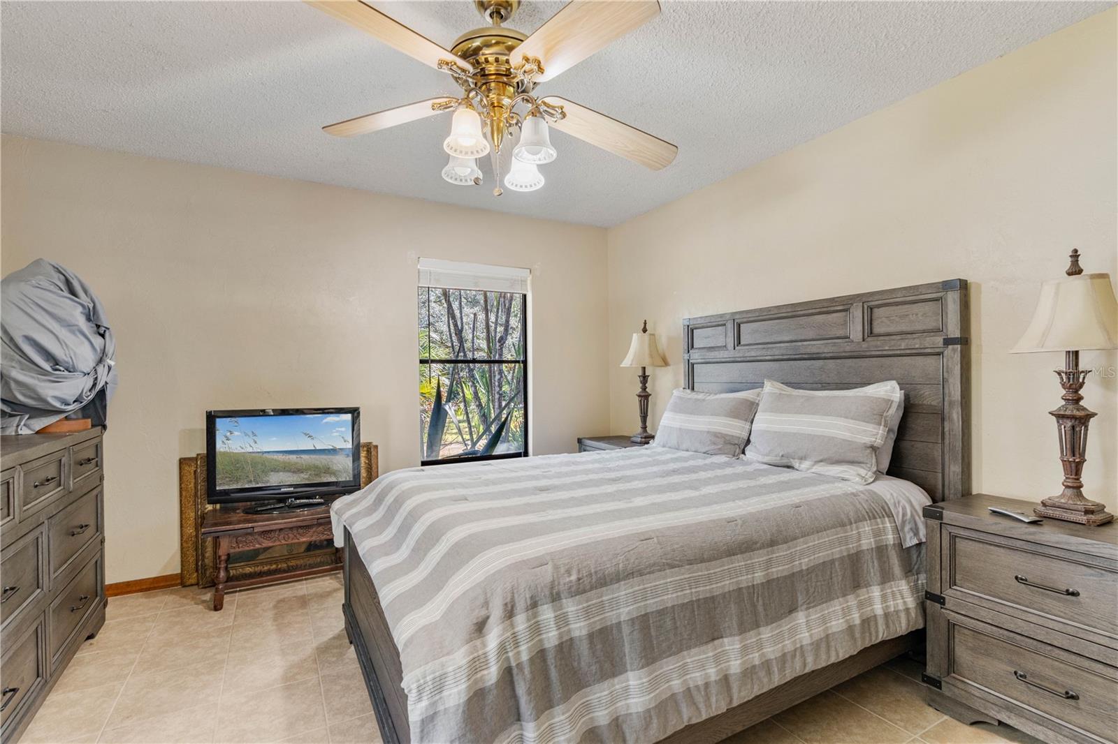 TURNBULL SHORES LTS 01-99 INC - Land