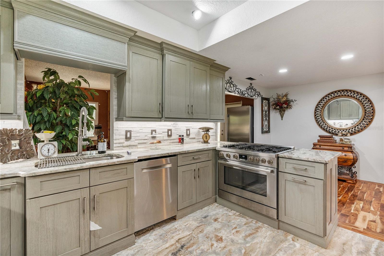 TURNBULL SHORES LTS 01-99 INC - Land