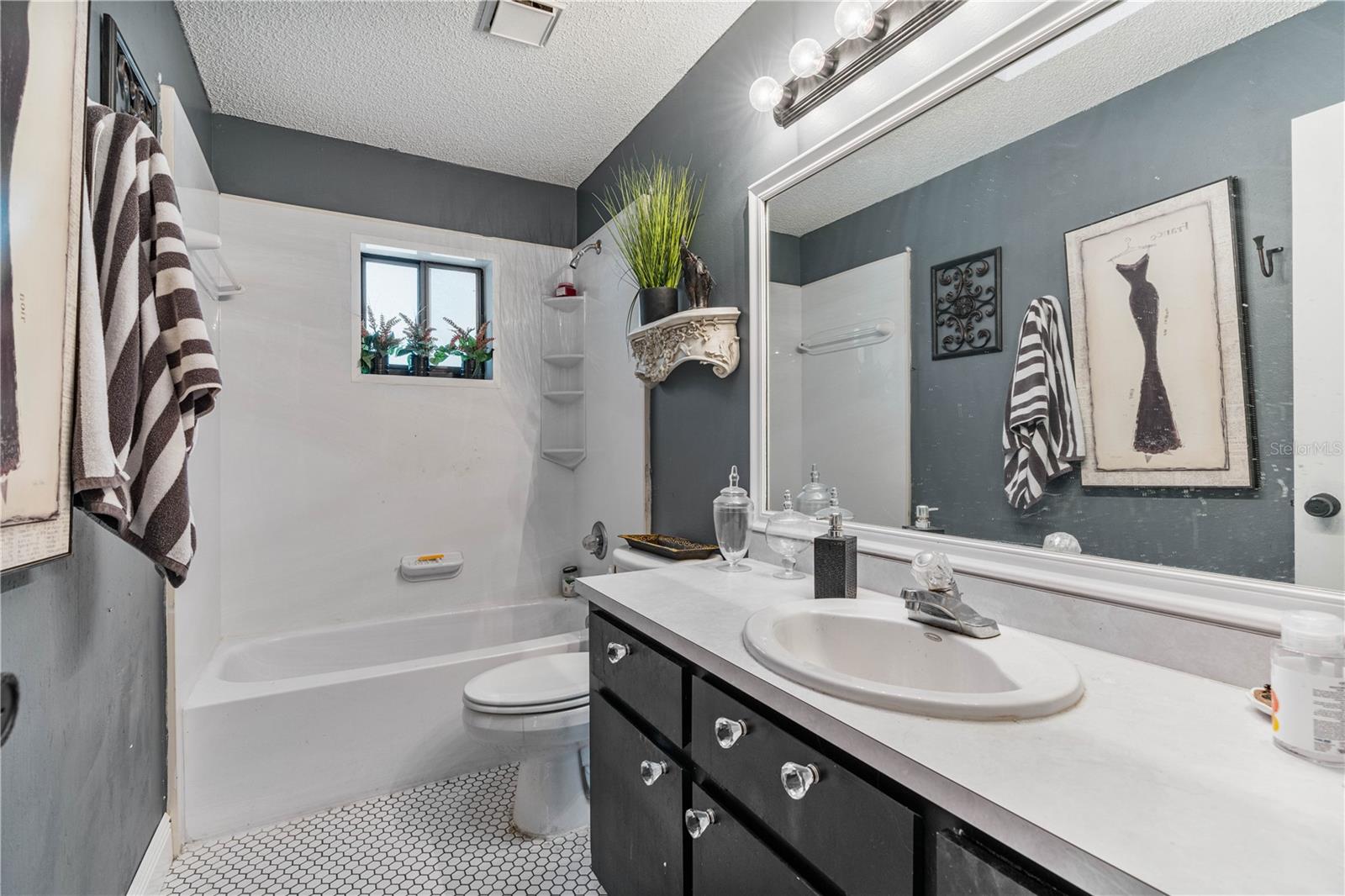 TURNBULL SHORES LTS 01-99 INC - Land