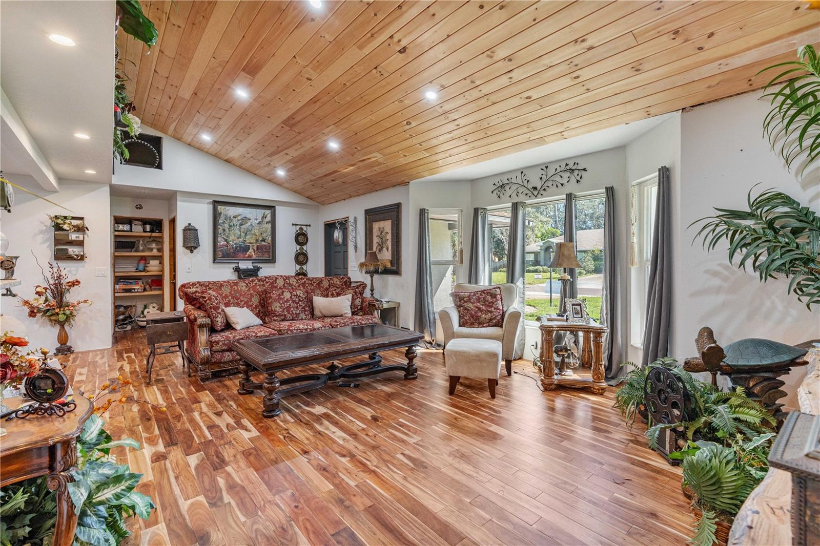 TURNBULL SHORES LTS 01-99 INC - Land