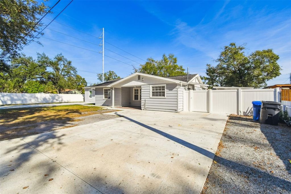 Photo of 6817 N Sterling Avenue, Tampa, FL 33614 (MLS # TB8454016)