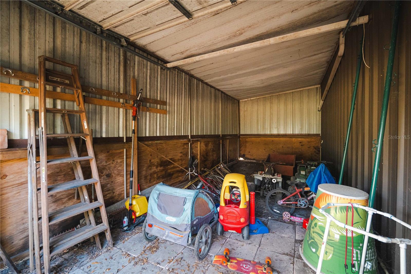 GREEN GRASS ACRES 2ND ADD - Residential