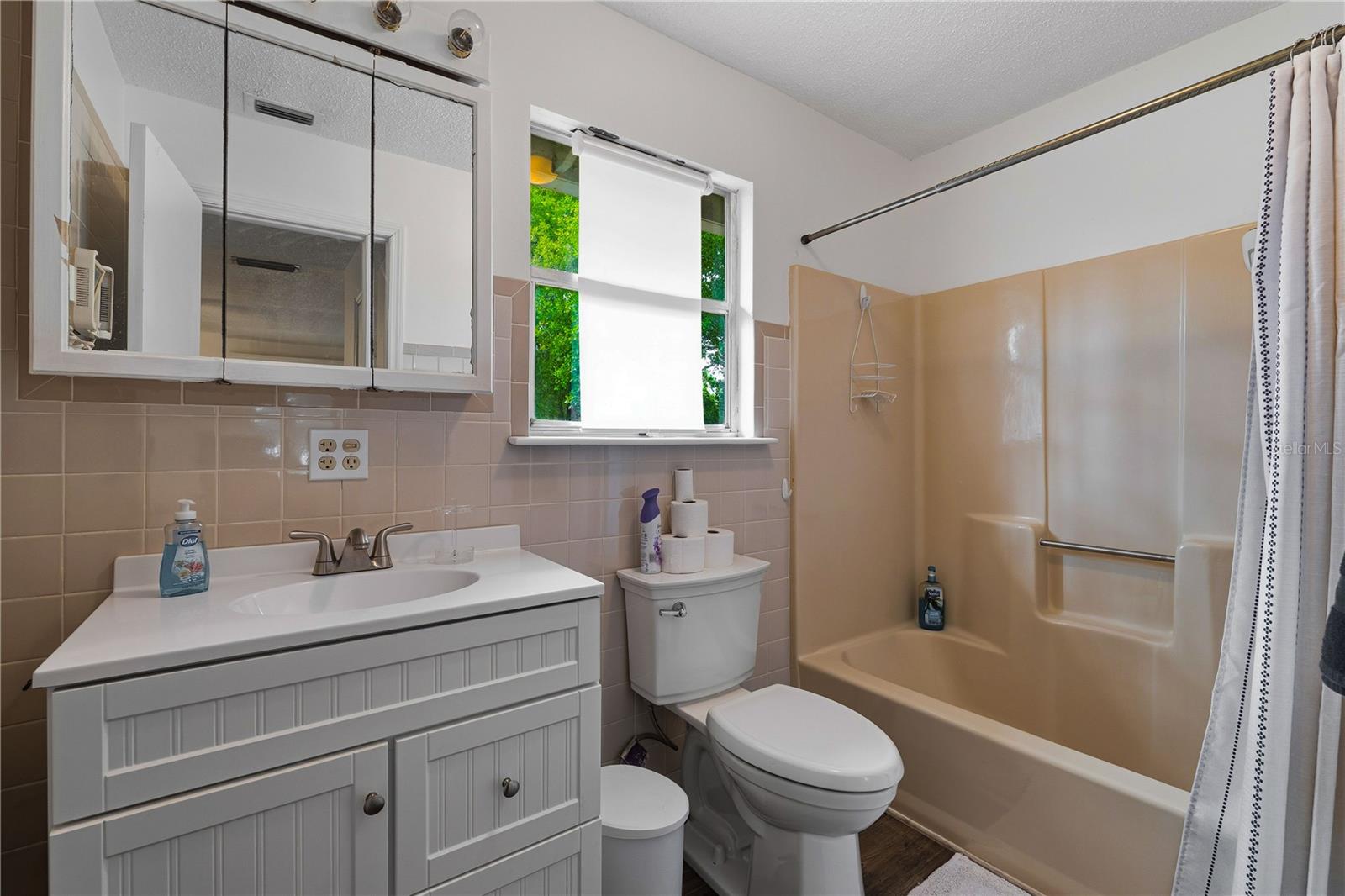 GREEN GRASS ACRES 2ND ADD - Residential