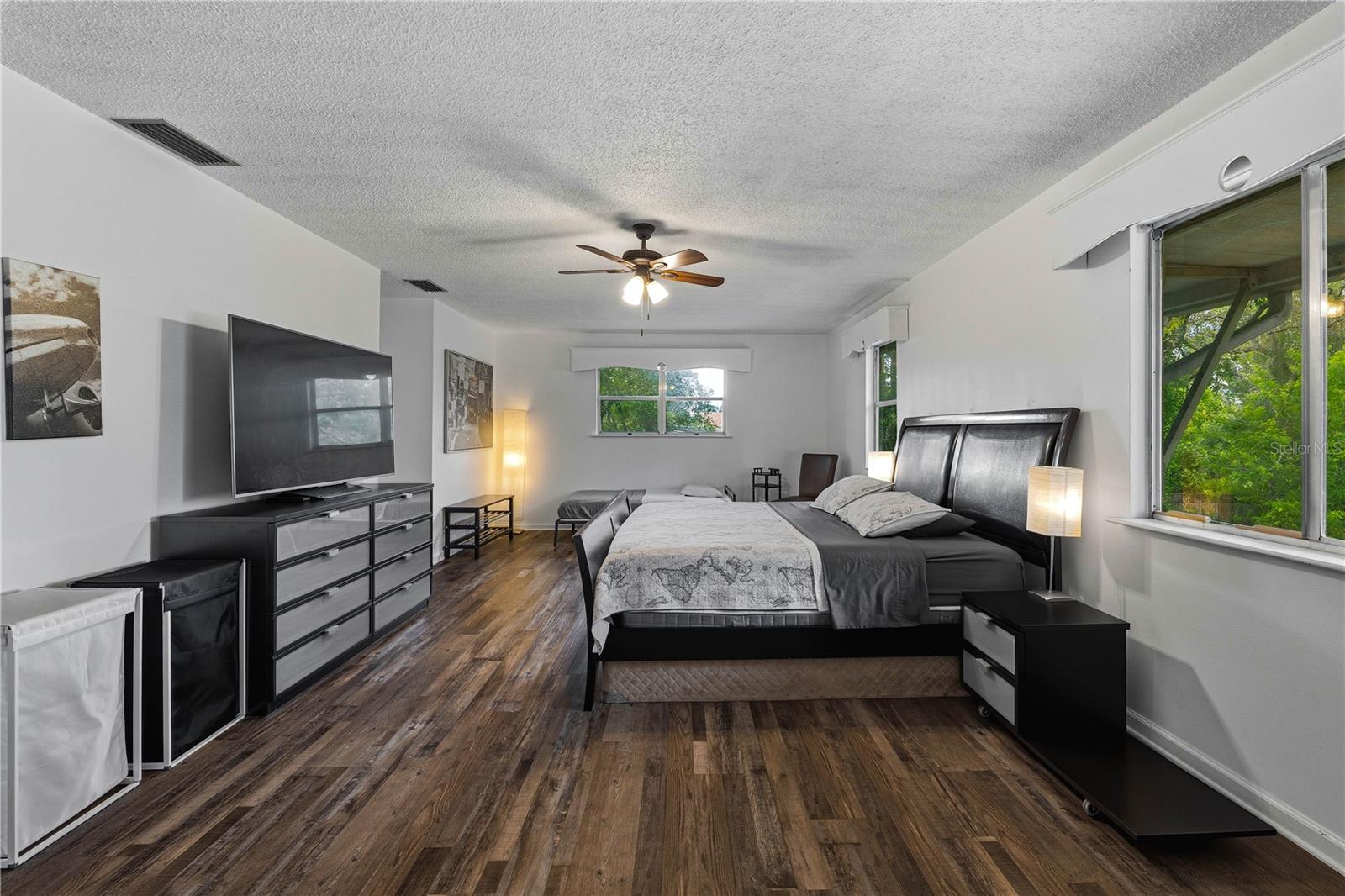 GREEN GRASS ACRES 2ND ADD - Residential