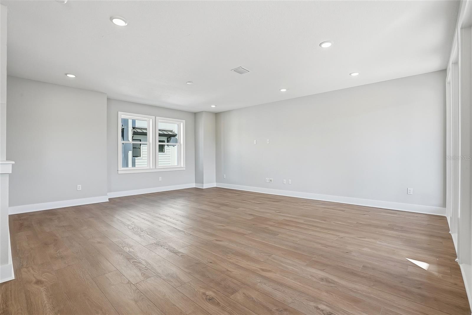 BLANC TOWNHOMES - Residential