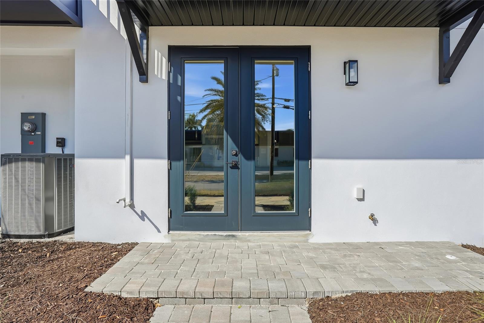 BLANC TOWNHOMES - Residential