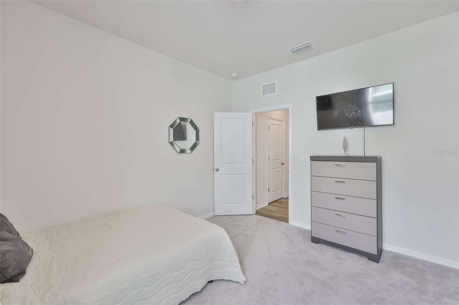 SILVERSTONE NORTH - Residential