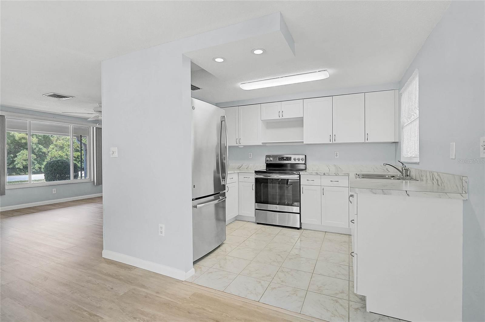 SOUTH VENICE - Residential