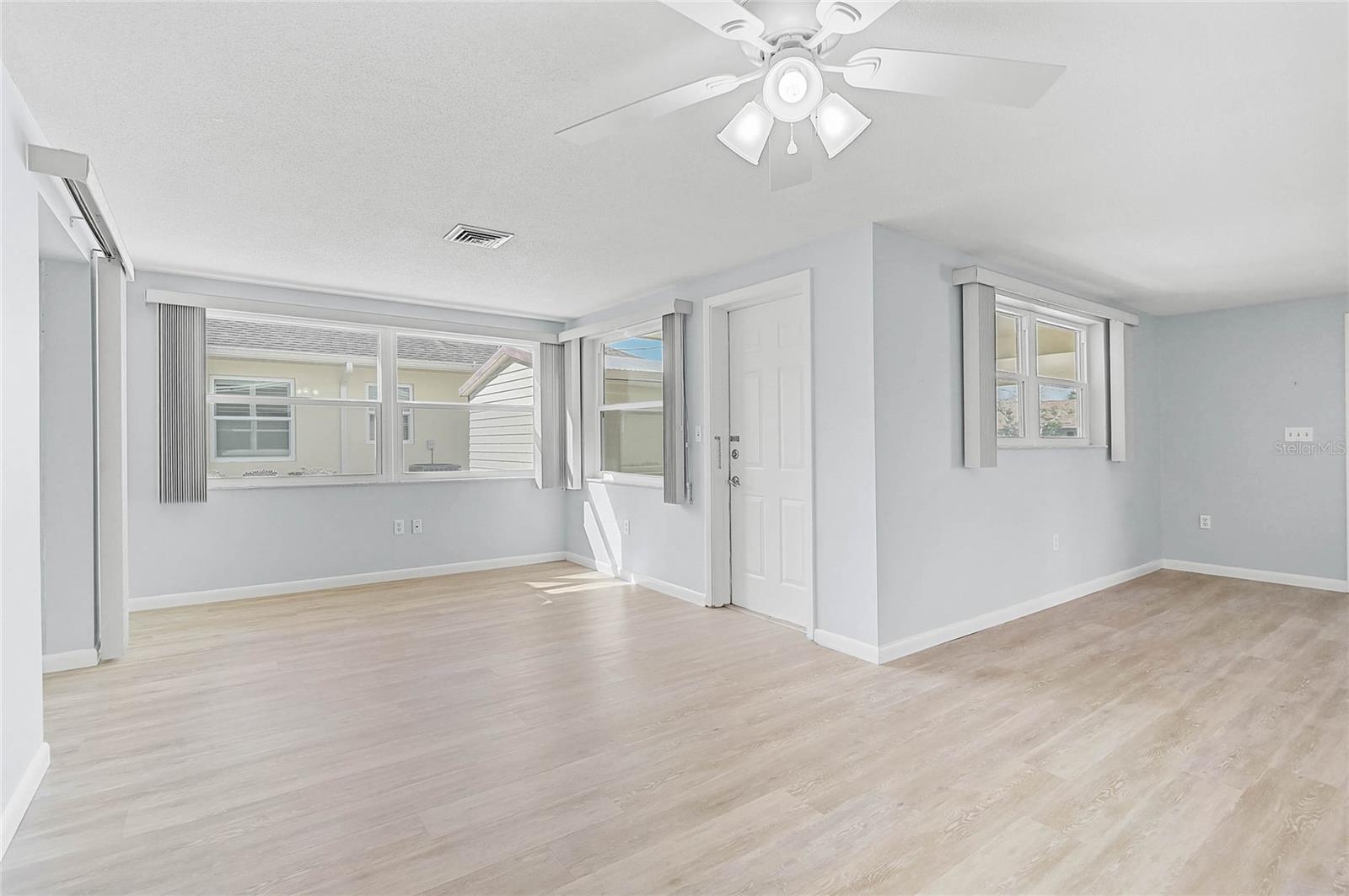 SOUTH VENICE - Residential