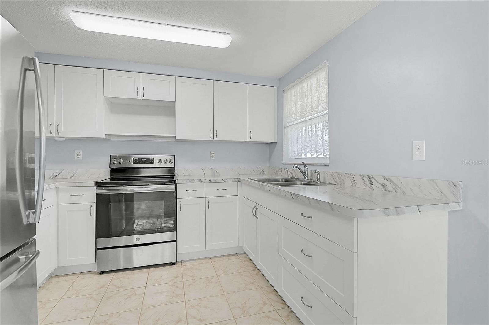 SOUTH VENICE - Residential