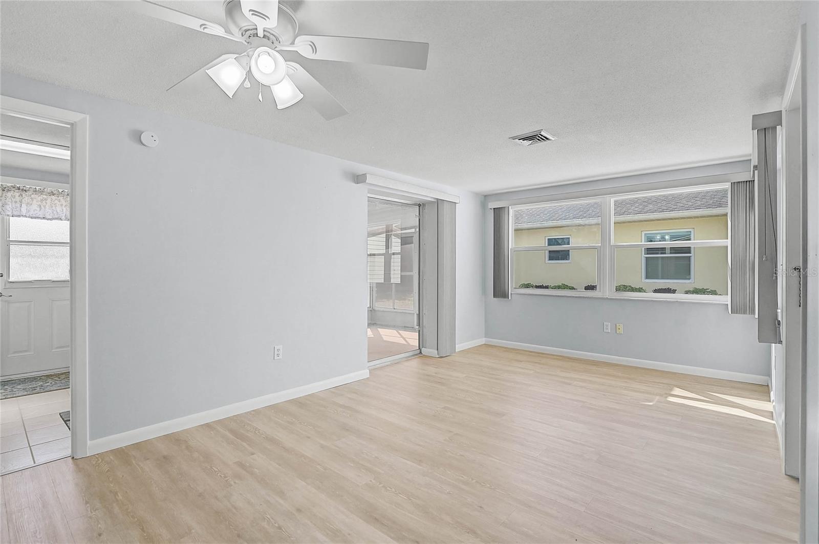 SOUTH VENICE - Residential