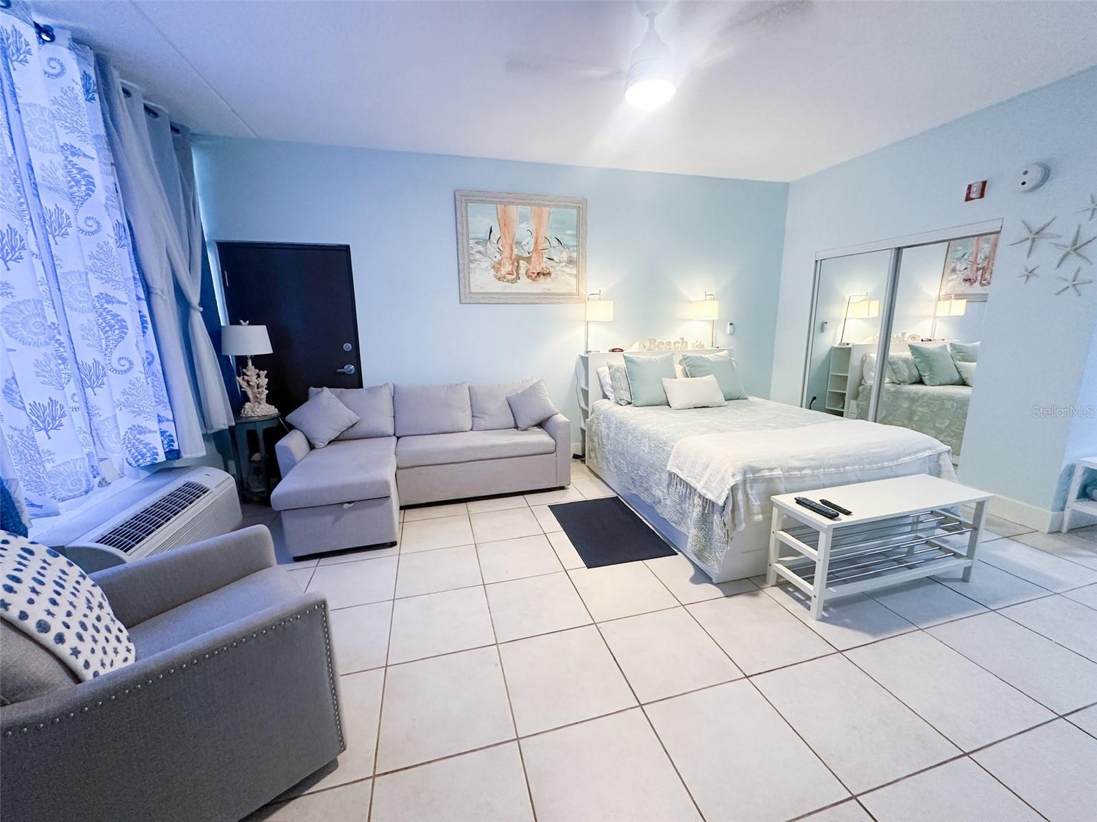 ISLAND RESORT AT MARINERS CLUB - Residential