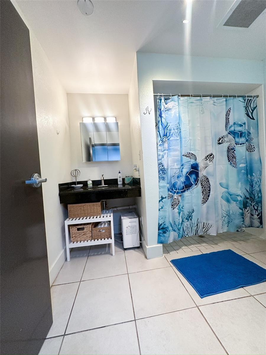 ISLAND RESORT AT MARINERS CLUB - Residential