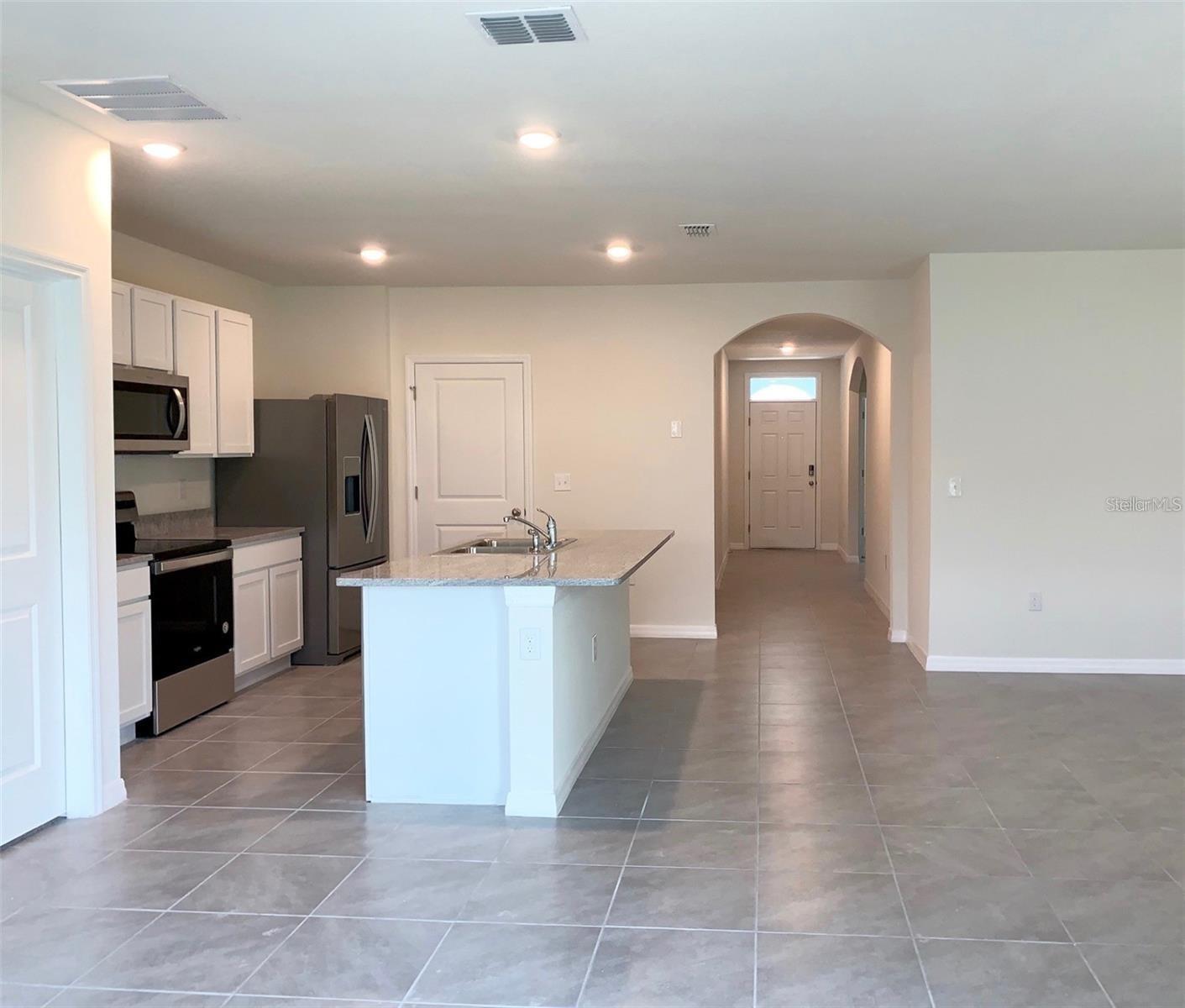 LAKE DIAMOND NORTH - Residential Lease