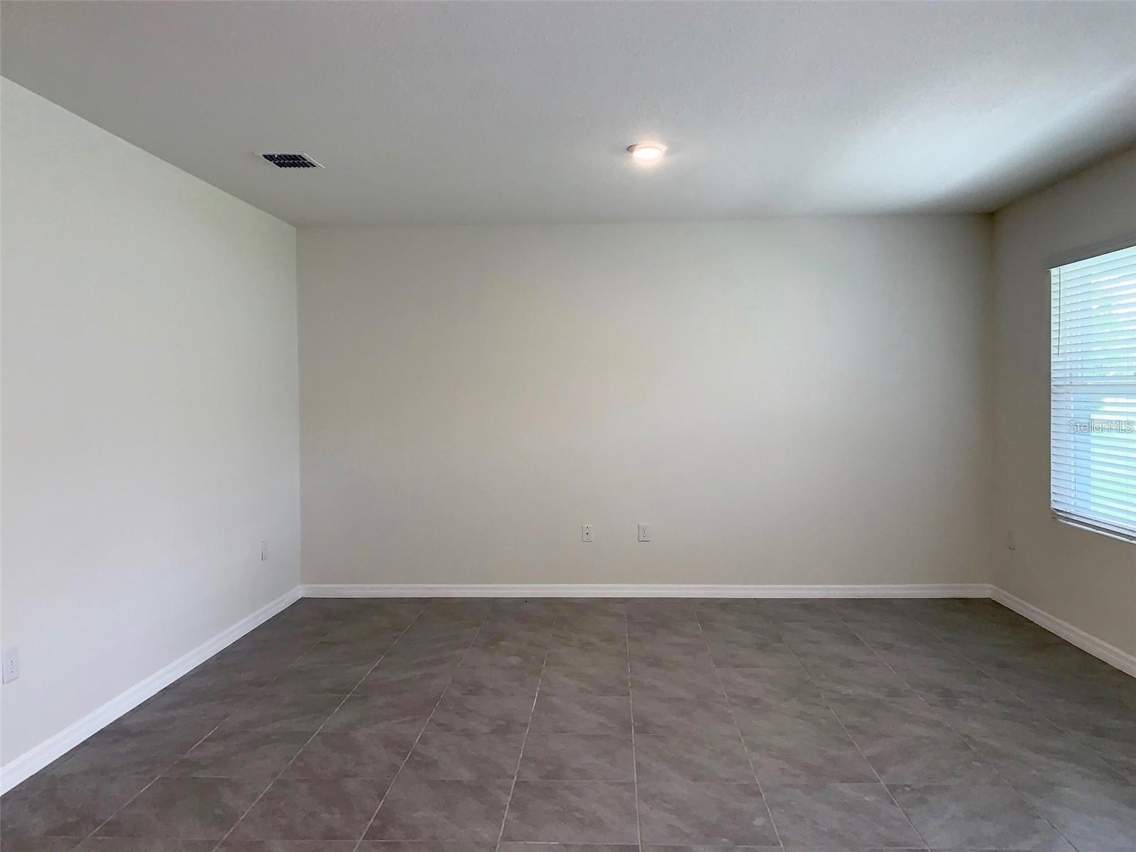 LAKE DIAMOND NORTH - Residential Lease