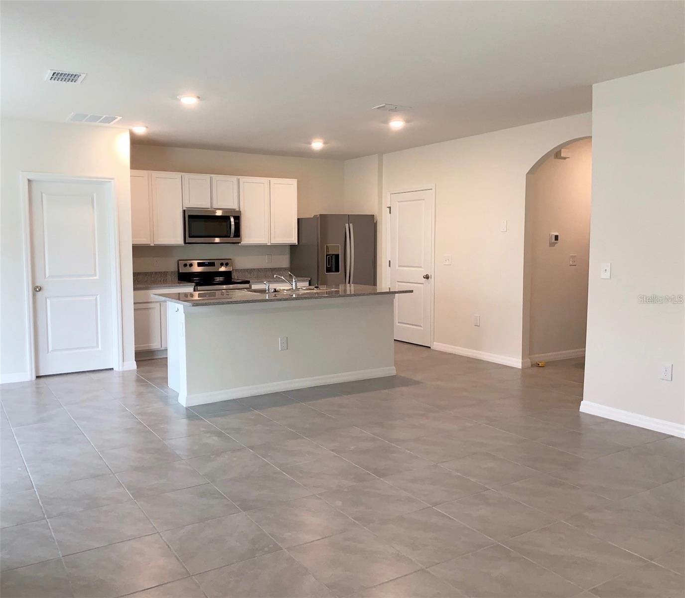 LAKE DIAMOND NORTH - Residential Lease