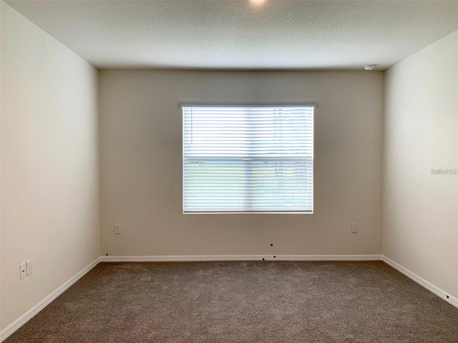 LAKE DIAMOND NORTH - Residential Lease