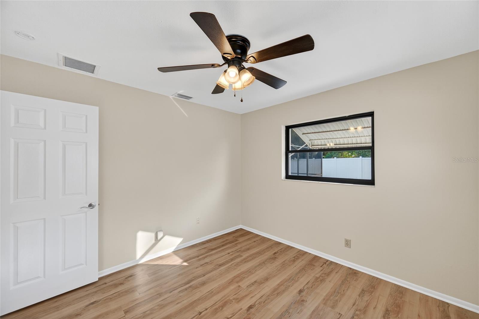 SALLS LAKE PARK - Residential