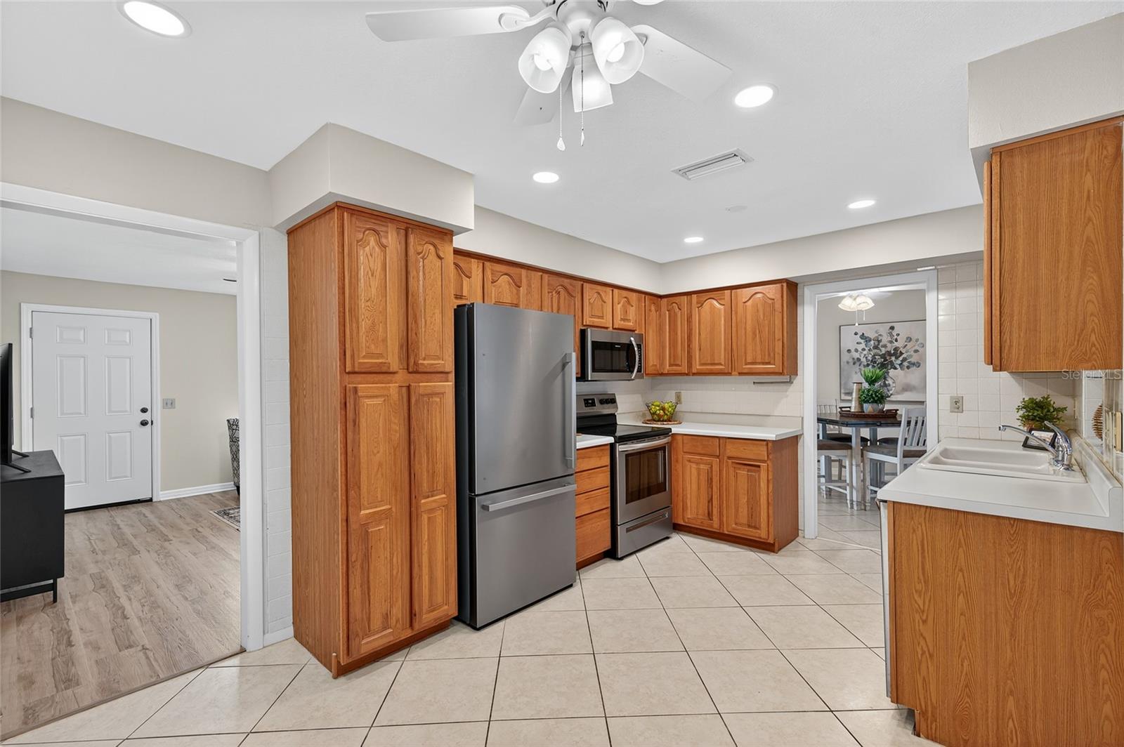 SALLS LAKE PARK - Residential