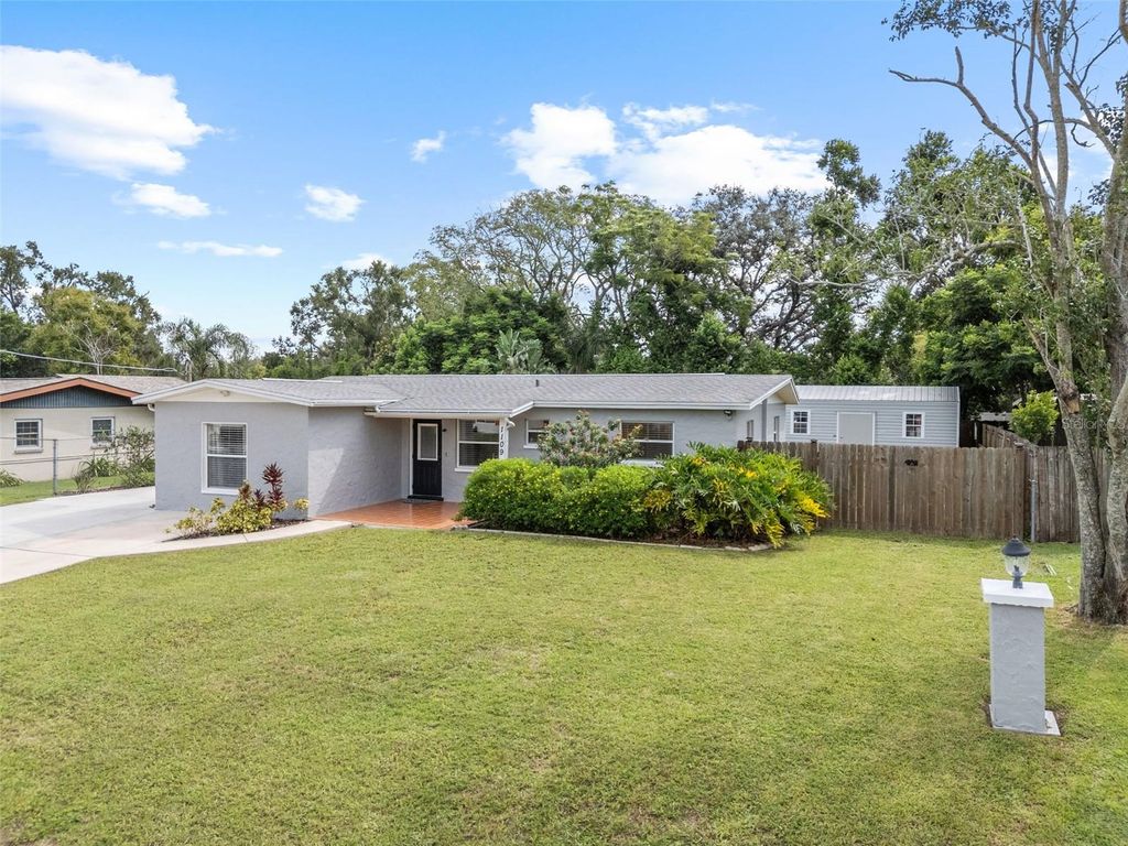 Photo of 1109 W Camellia Drive, Brandon, FL 33510 (MLS # TB8430904)