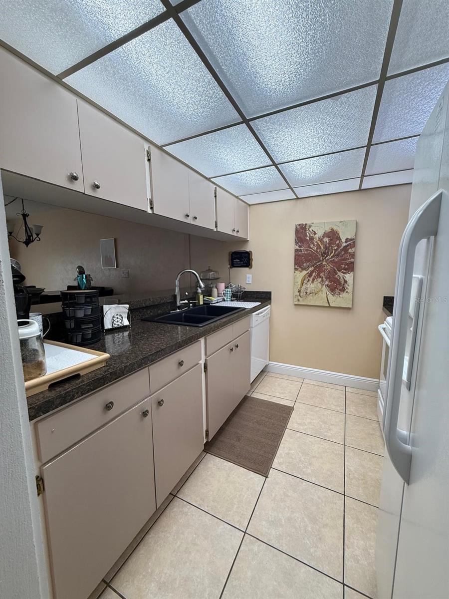 GRENELEFE CAMELOT CONDO - Residential Lease