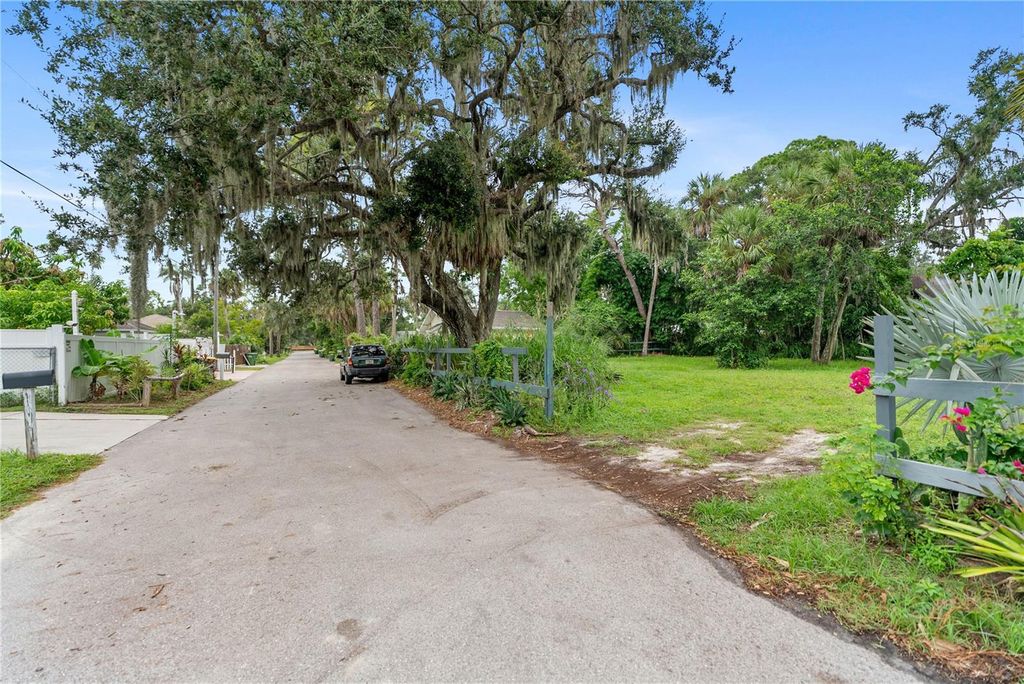 Photo of 1277 43rd Street, Sarasota, FL 34234 (MLS # A4664805)