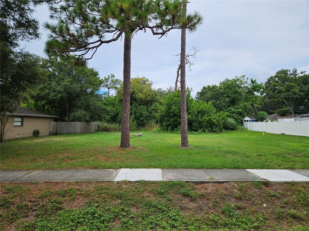 Photo of 15088 Avalon Avenue, Clearwater, FL 33760 (MLS # TB8551644)