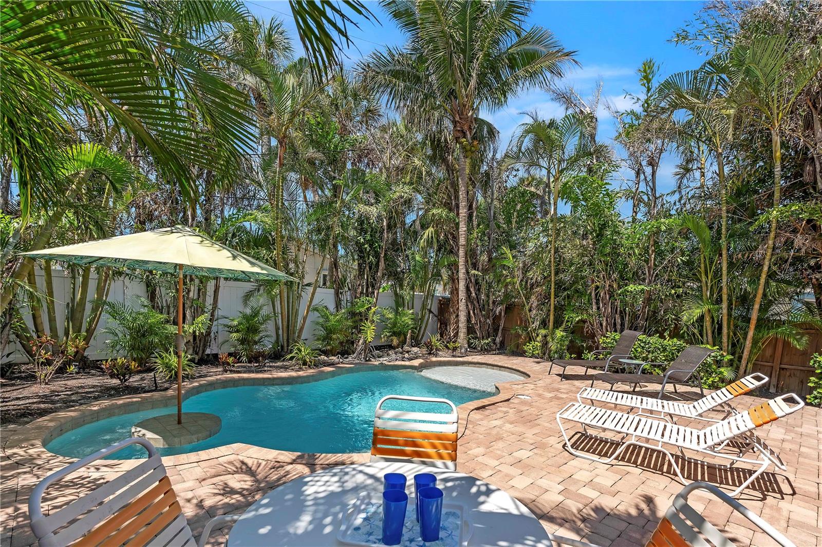 BIRD OF PARADISE OF HOLMES BEACH A CONDO - Residential