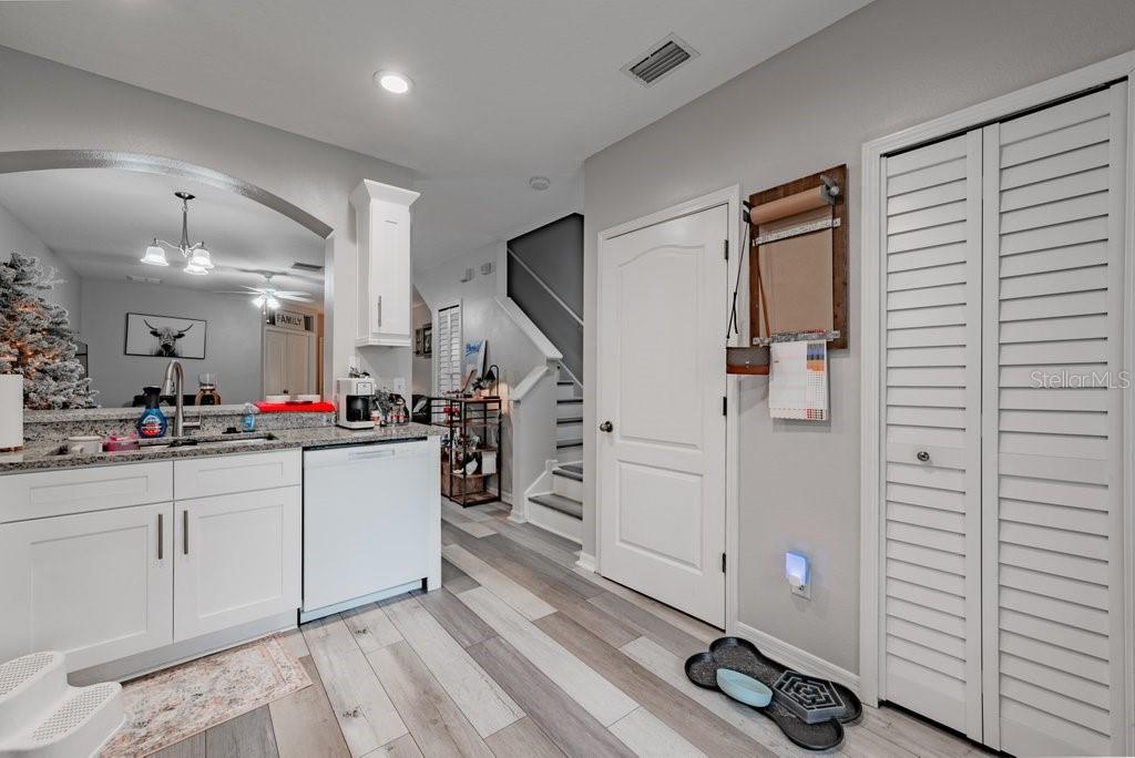 FISHHAWK RANCH TWNHMS PH - Residential