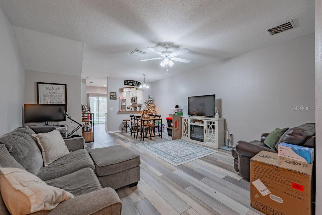 FISHHAWK RANCH TWNHMS PH - Residential