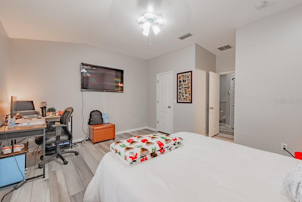 FISHHAWK RANCH TWNHMS PH - Residential