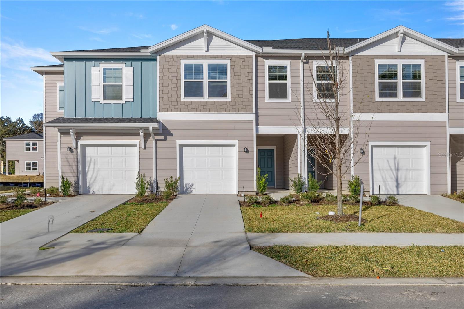 New Lennar townhome available starting September 1, 2025, in the highly sought-after Oak Hammock Preserve community in southeast Ocala. CORNER TRUMAN model features 3 bedrooms, 2.5 bathrooms, and a one-car garage. The end unit includes upgraded finishes such as ceiling fans, a stylish kitchen backsplash, and a chandelier-style light fixture in the dining area. Enjoy a low-maintenance lifestyle with high-speed internet, trash collection, lawn care, washer, and dryer all INCLUDED in the rent. Conveniently located near hospitals, shopping centers, schools, and just minutes from downtown Ocala. Don't miss the opportunity to be the first to live in this beautiful new home in Oak Hammock Preserve. Hablamos Espanol !