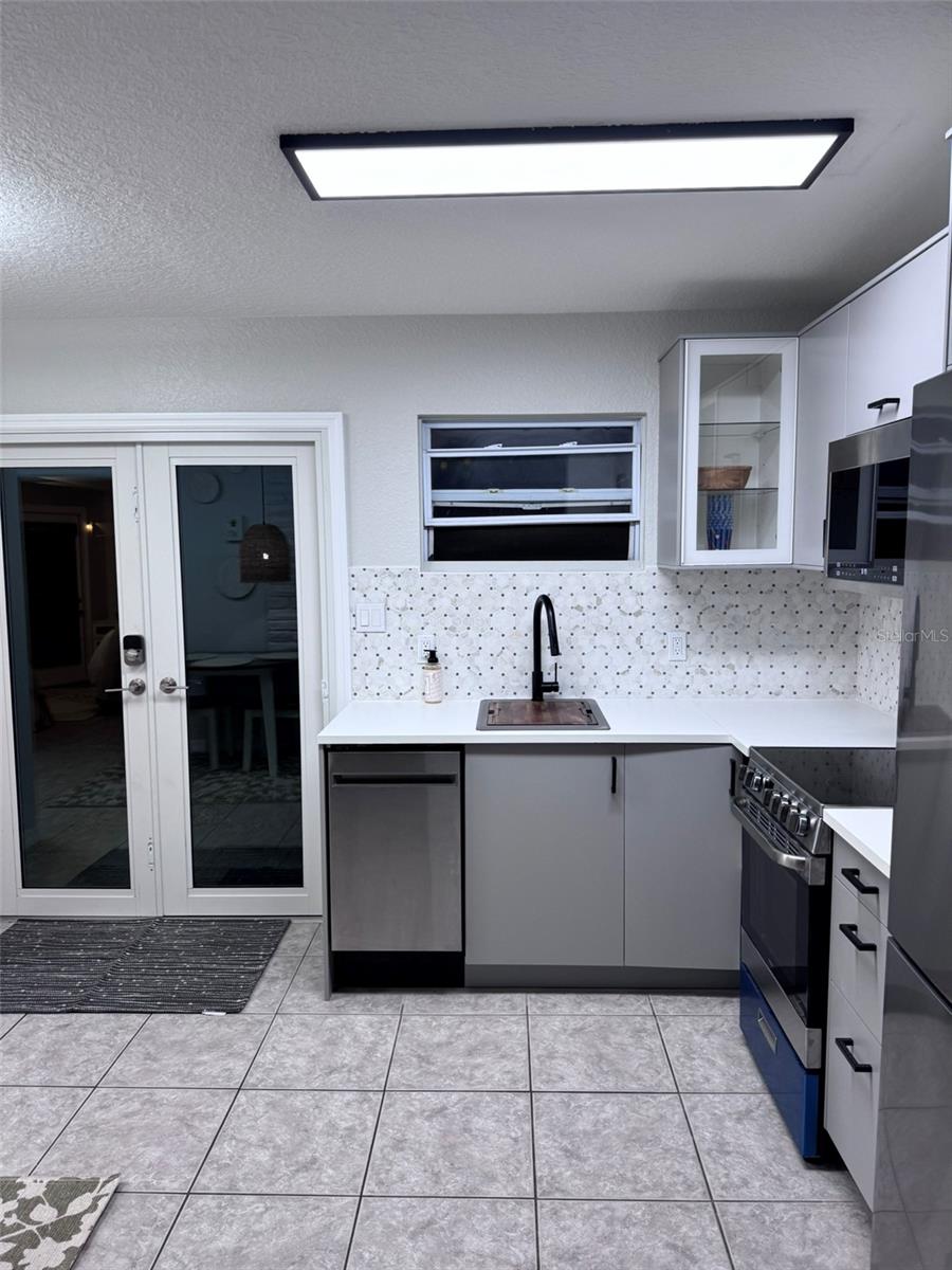 EMERALD HARBOR - Residential Lease