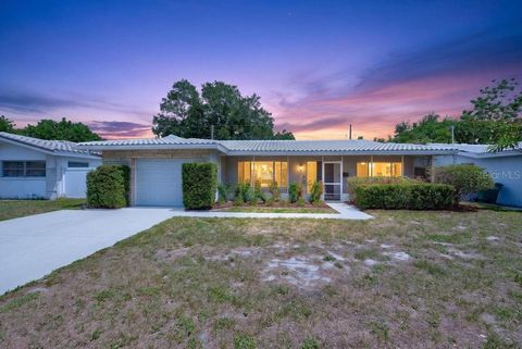 Photo of 2159 Greenbriar Boulevard, Clearwater, FL 33763 (MLS # TB8520152)