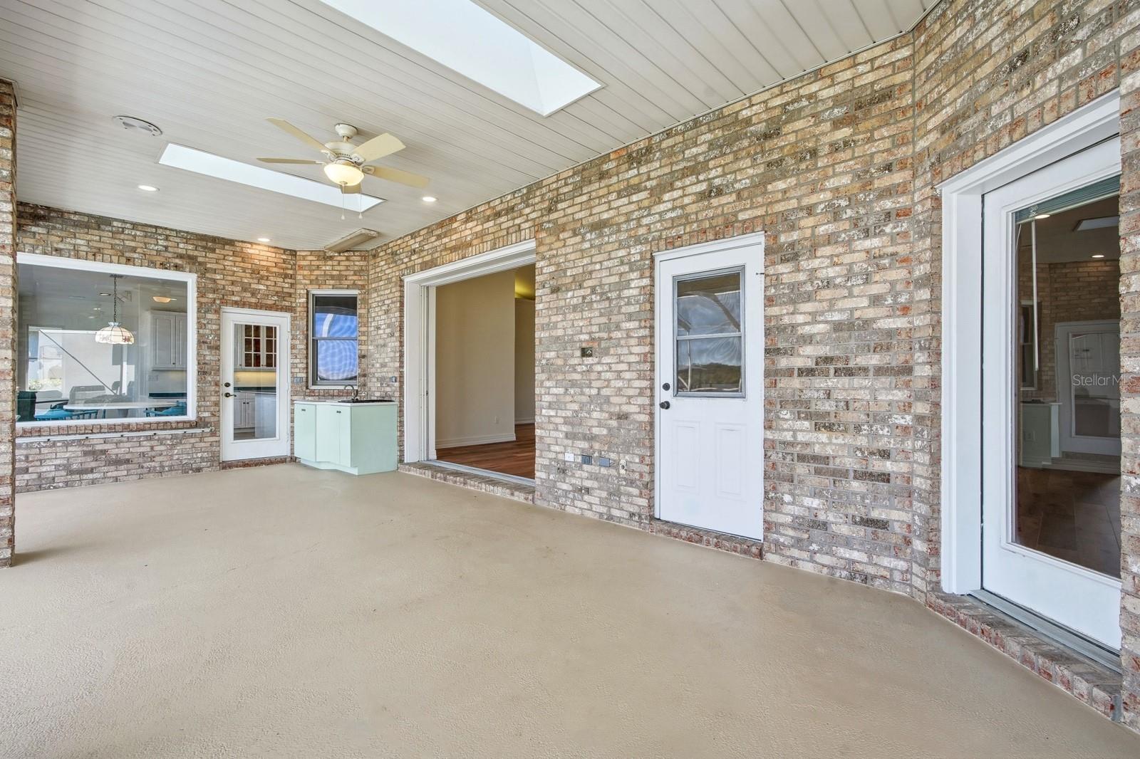 CUSTERS PALM HARBOR SUB - Residential