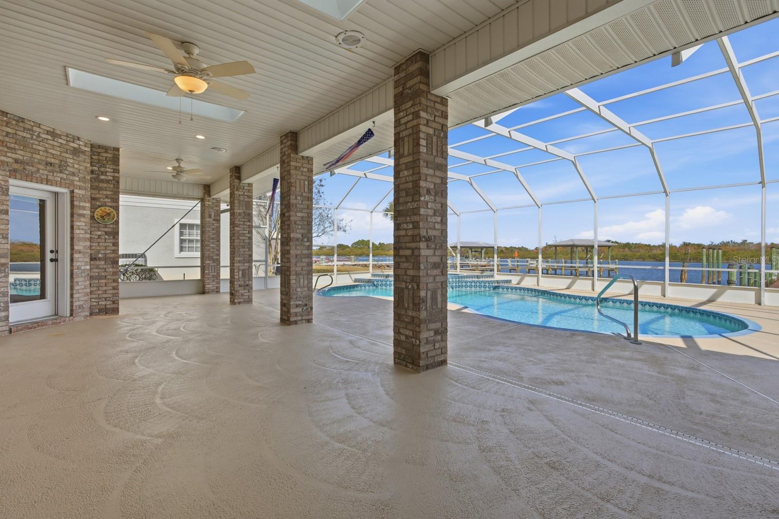 CUSTERS PALM HARBOR SUB - Residential