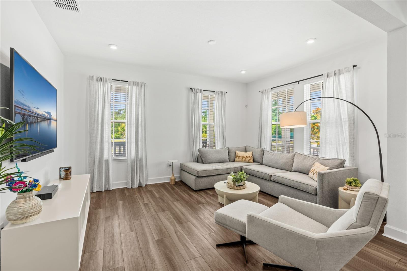 CELEBRATION ISLAND VILLAGE - Residential