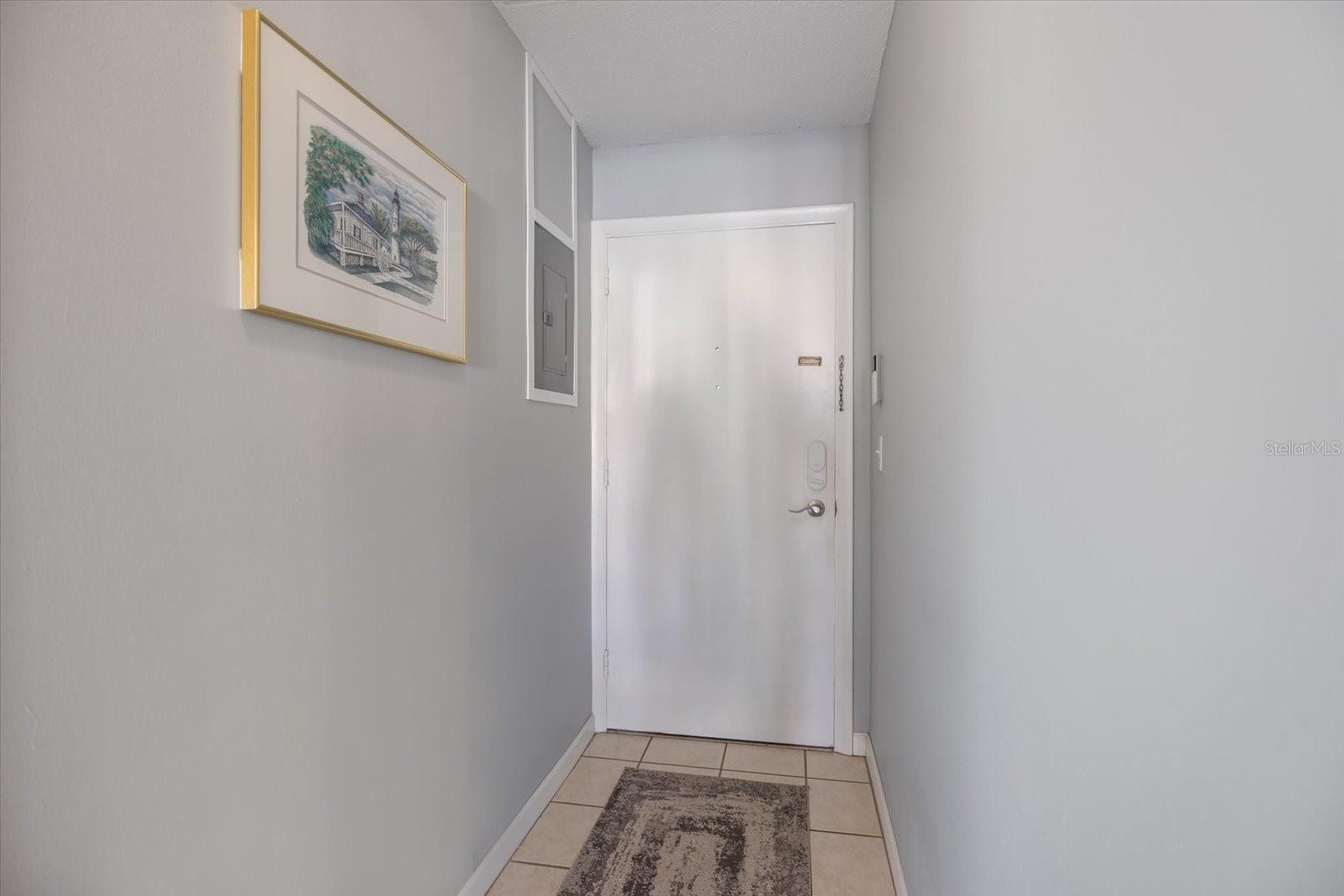 HOLIDAY APTS - Residential