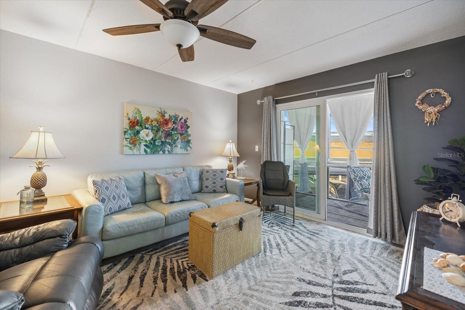 HOLIDAY APTS - Residential