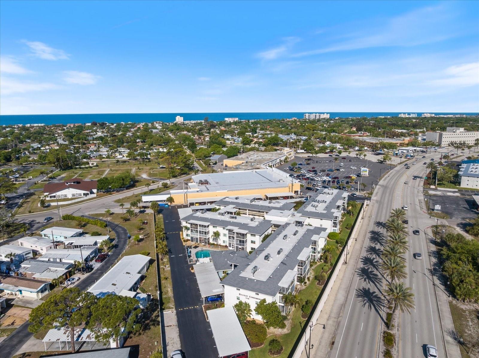 HOLIDAY APTS - Residential