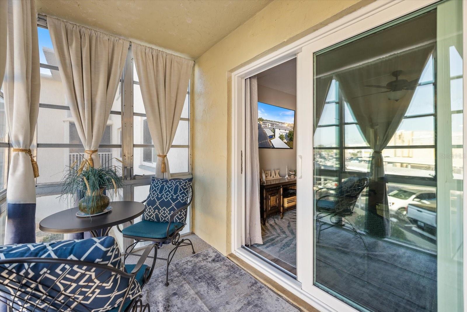 HOLIDAY APTS - Residential