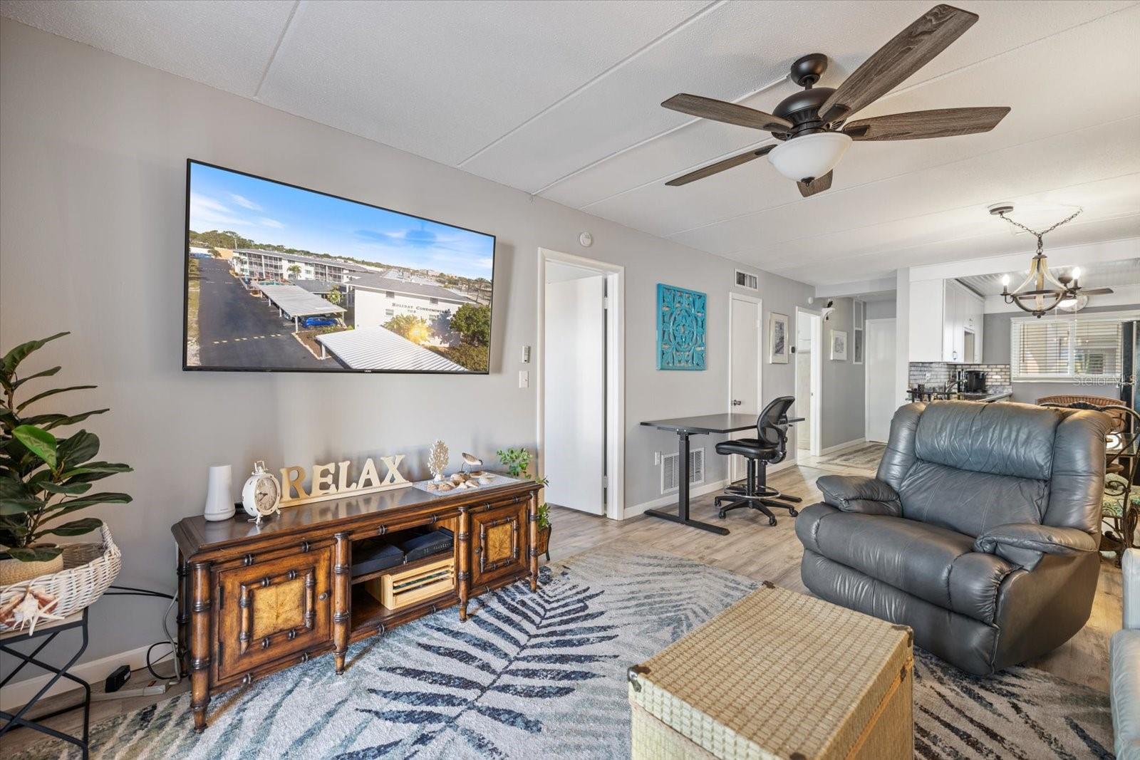 HOLIDAY APTS - Residential