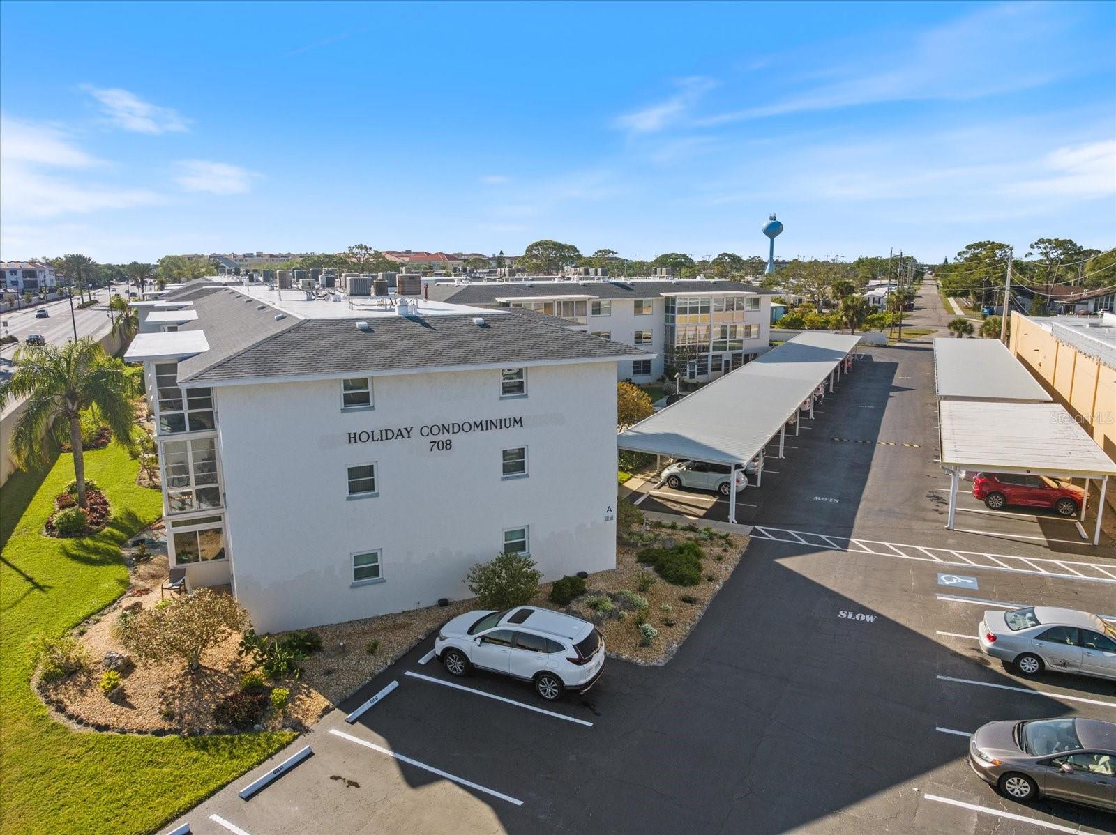 HOLIDAY APTS - Residential