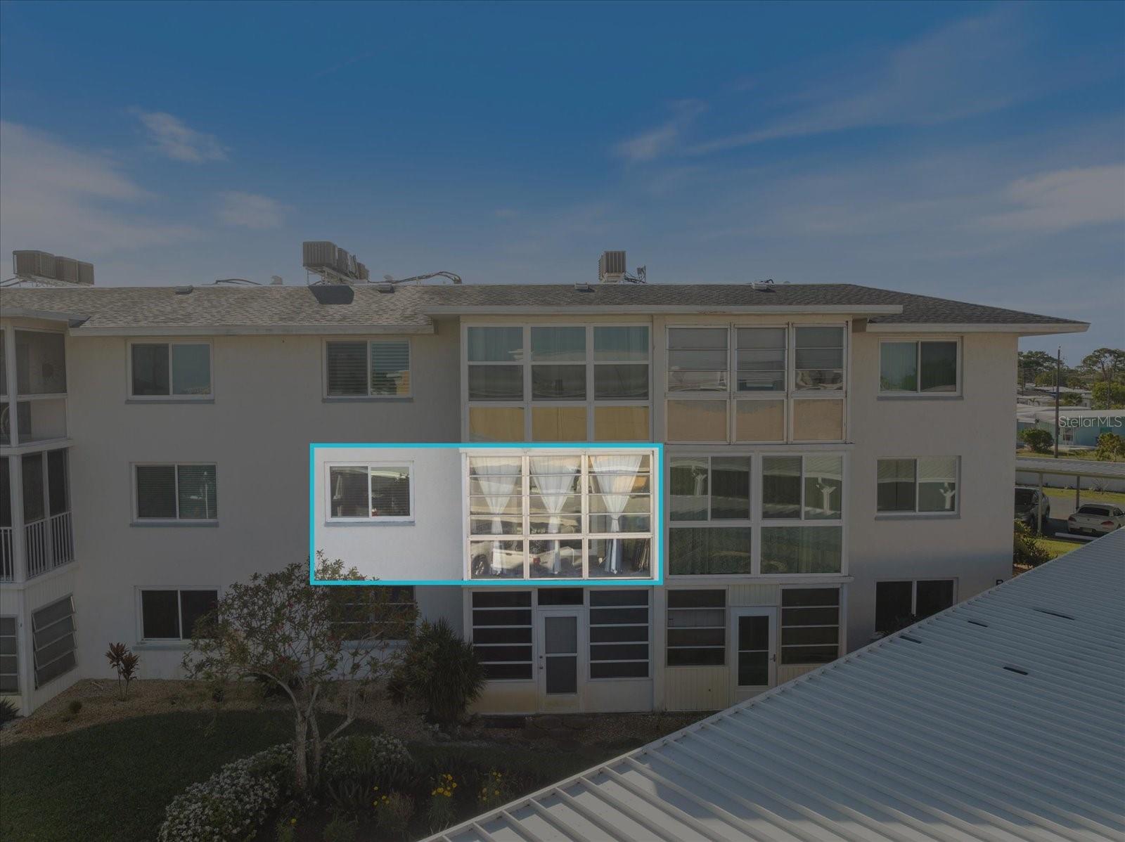 HOLIDAY APTS - Residential