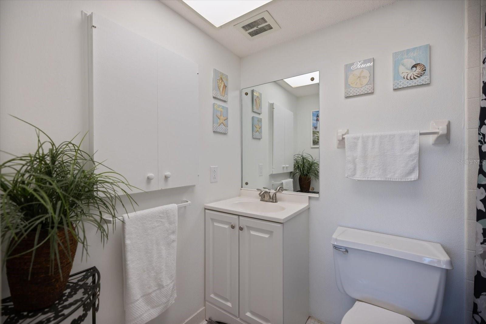 HOLIDAY APTS - Residential