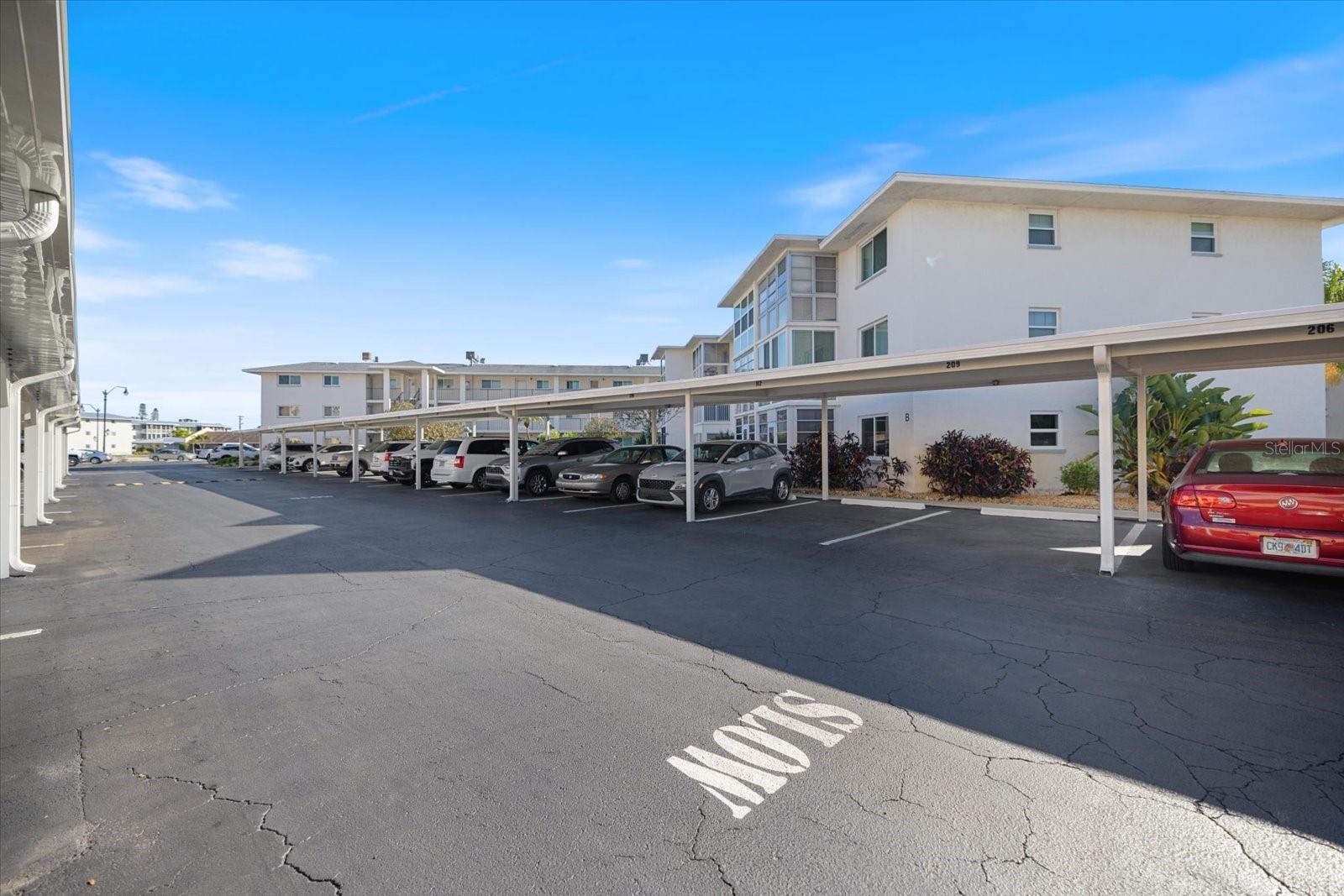 HOLIDAY APTS - Residential