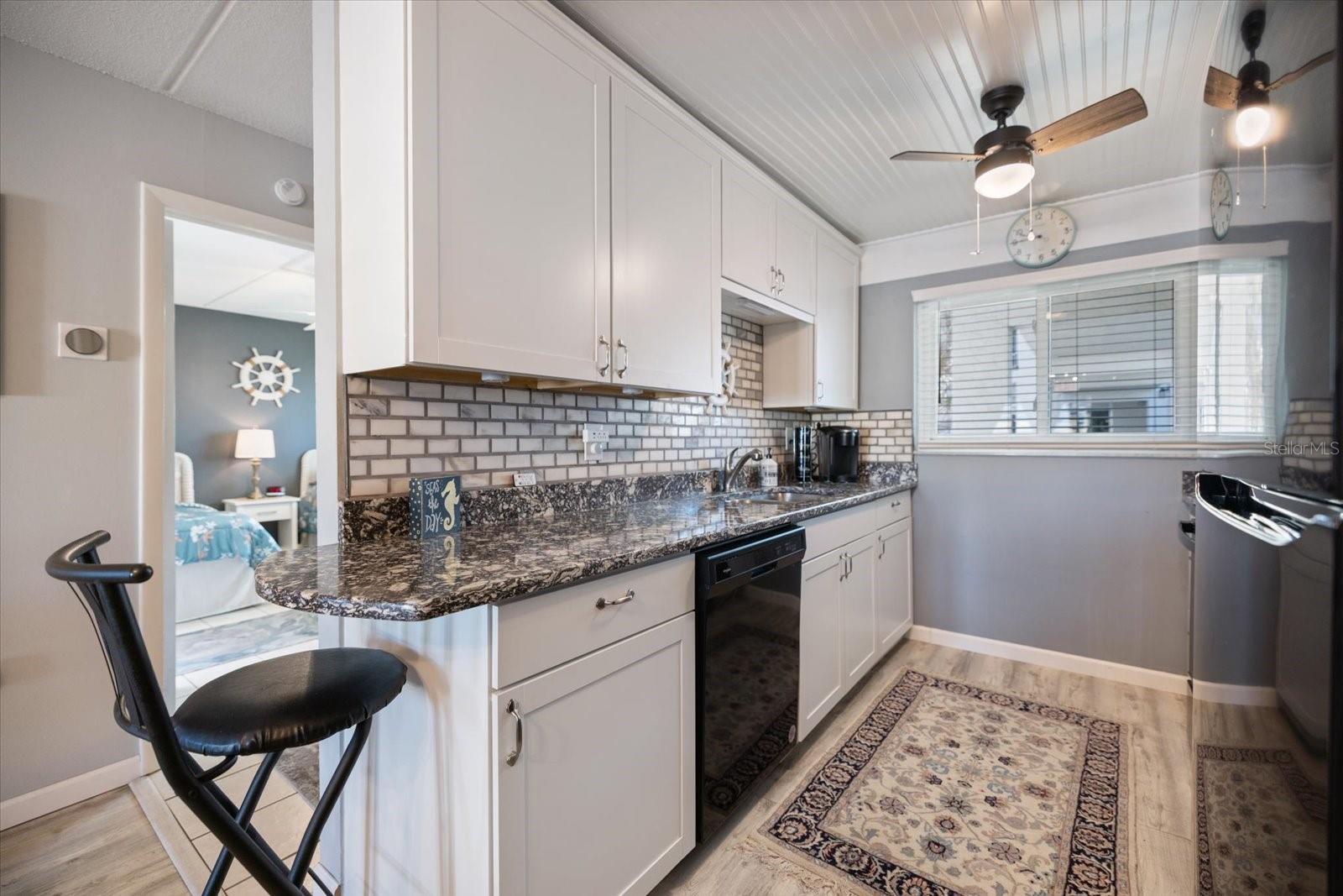 HOLIDAY APTS - Residential